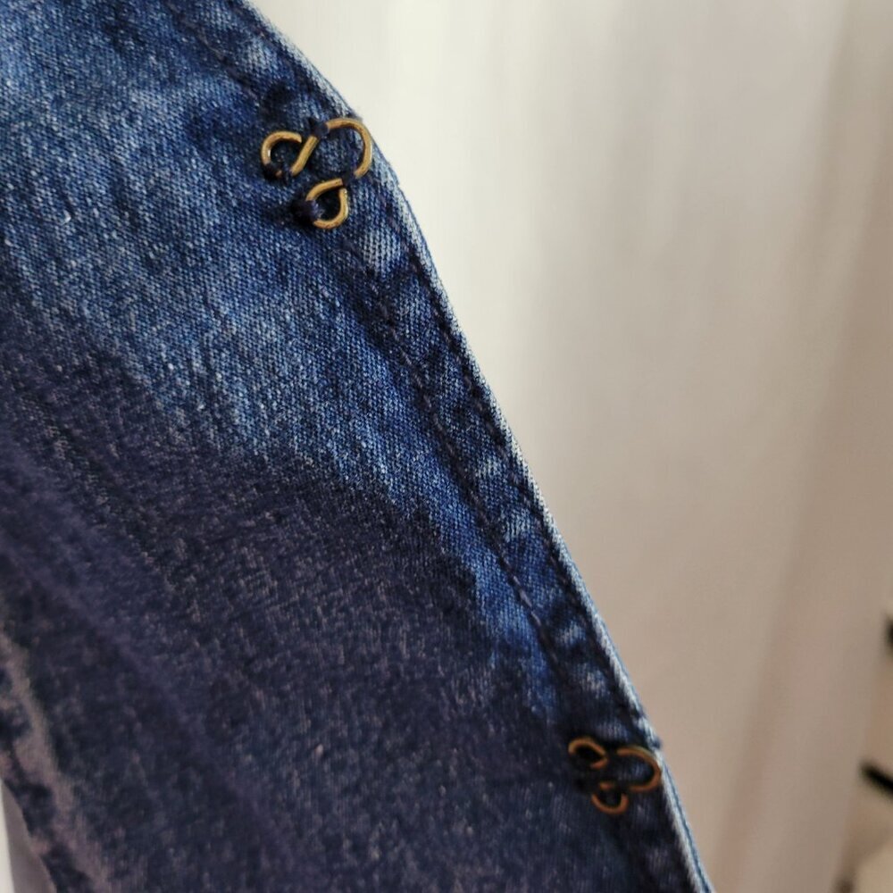DG2 Diane Gilman Vest Denim embellished Grommets studs blue Medium Retro Y2K - Picture 6 of 10